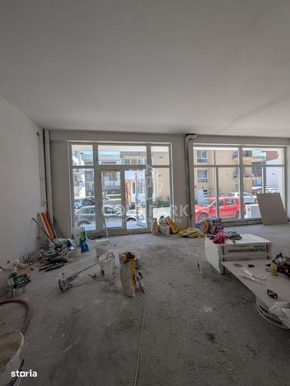 Spațiu comercial, de 140 mp, în Florești