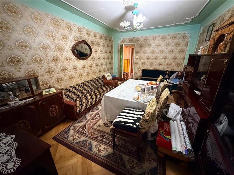 Apartament cu 3 camere decomandat în Alexandru cel Bun