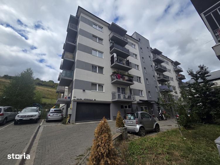 Apartament cu 3 camere decomandat în Florești
