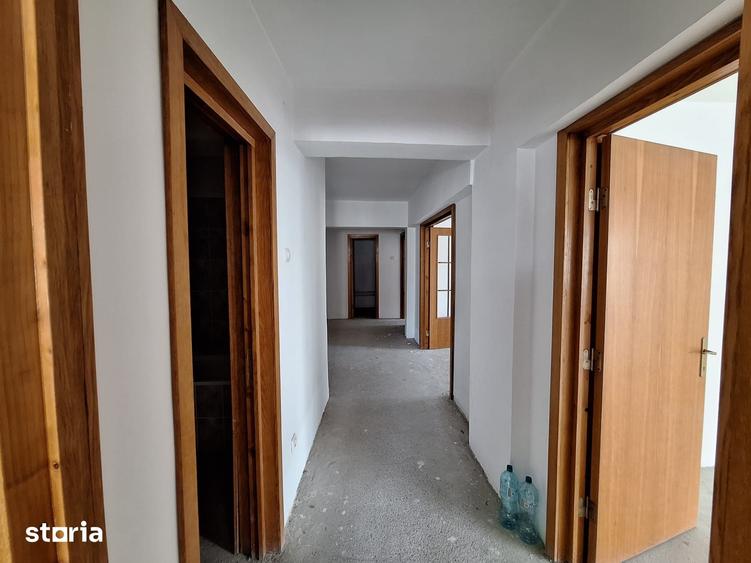 Apartament cu 3 camere decomandat în Bistrița Lac