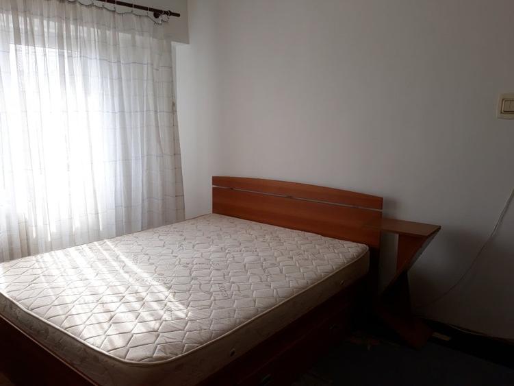 Garsonieră decomandată în Decebal