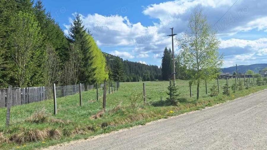 Teren de 2100 mp, în Comandău