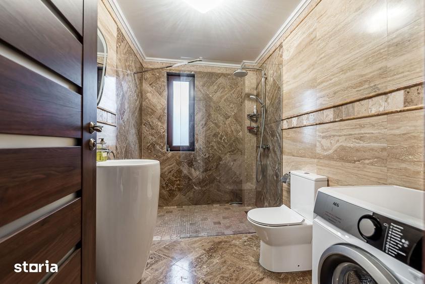 Casă cu 5 camere cu Teren 701 Mp în Vladimirescu