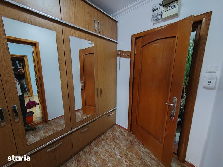 Apartament cu 3 camere decomandat în George Enescu