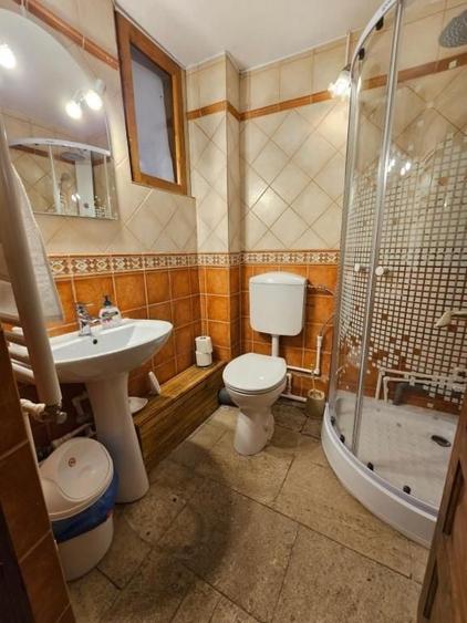 Casă cu 4 camere cu Teren 700 Mp în Sărata