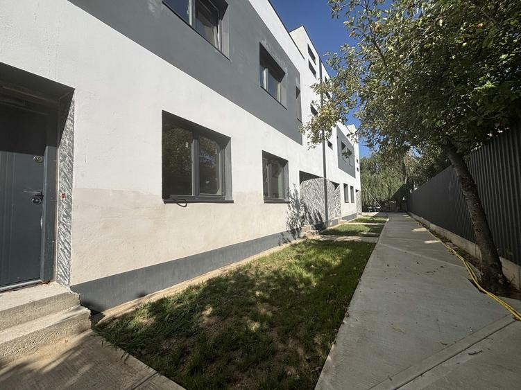 Duplex cu 3 camere cu Canalizare în Industriilor