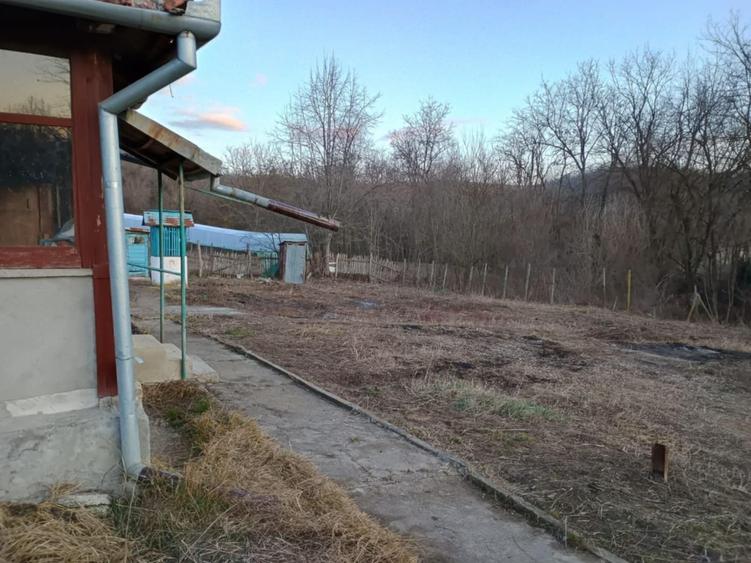 Casă cu 3 camere în 23 August