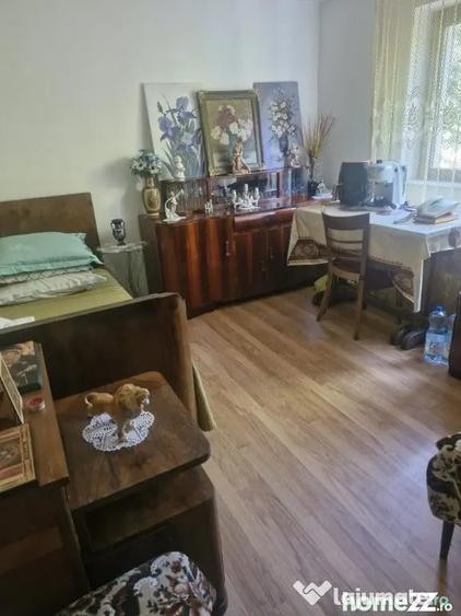 Casă cu 5 camere cu Teren 540 Mp în Broșteni