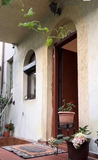 Casă cu 4 camere în Central
