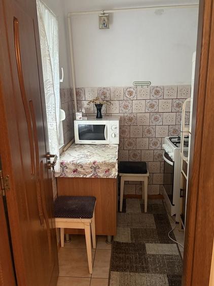 Apartament cu 2 camere semidecomandat în Crâng