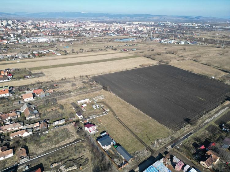 Teren Construcții intravilan de 2168 mp, în Sud-Est