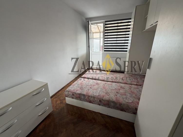 Apartament cu 3 camere decomandat în P-ța Mihai Viteazu