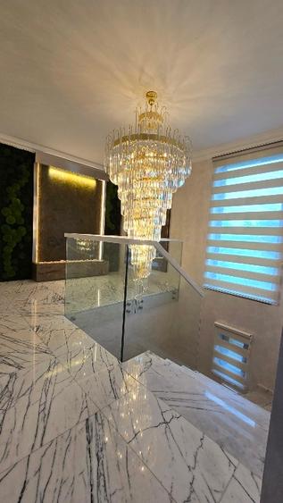 Casă cu 5 camere cu Teren 2530 Mp în Periferie