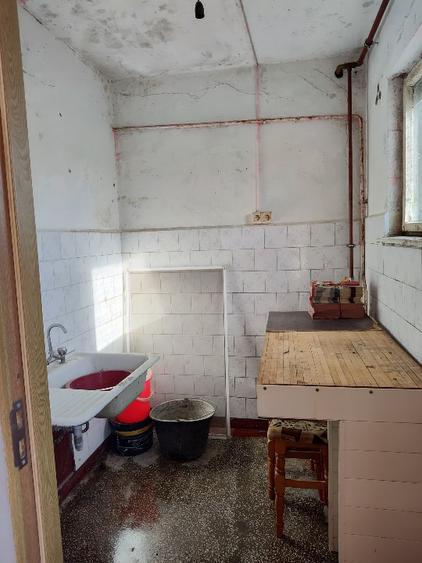 Apartament cu 2 camere semidecomandat în 1 Mai