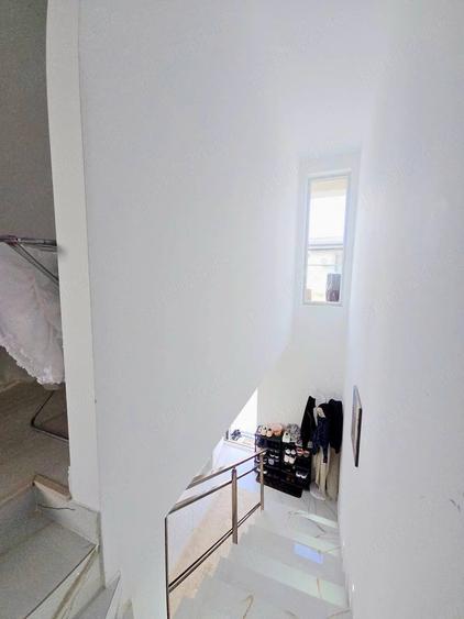 Casă cu 3 camere cu Teren 110 Mp în Dobroești