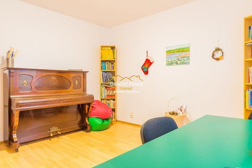 Casă cu 12 camere cu Teren 350 Mp în Central