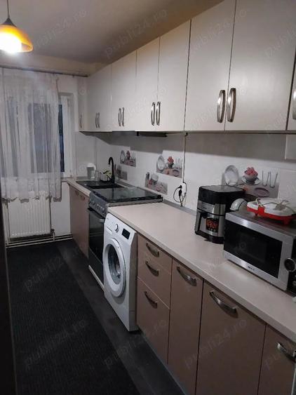 Apartament cu 3 camere decomandat în Dacia