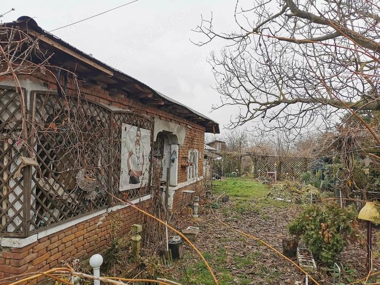 Casă cu Teren 1200 Mp în Gratia