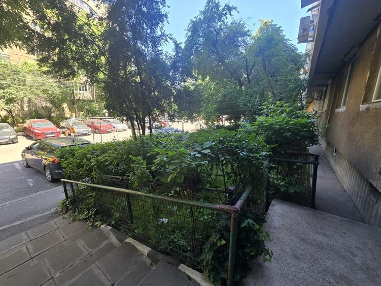 Apartament cu 3 camere în Tineretului