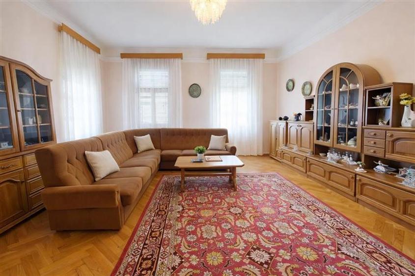 Casă individuală cu 3 camere cu Teren 490 Mp în Central
