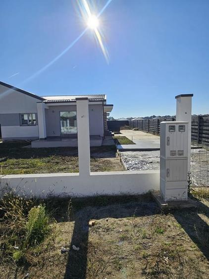 Casă cu 3 camere cu Teren 250 Mp în Tunari