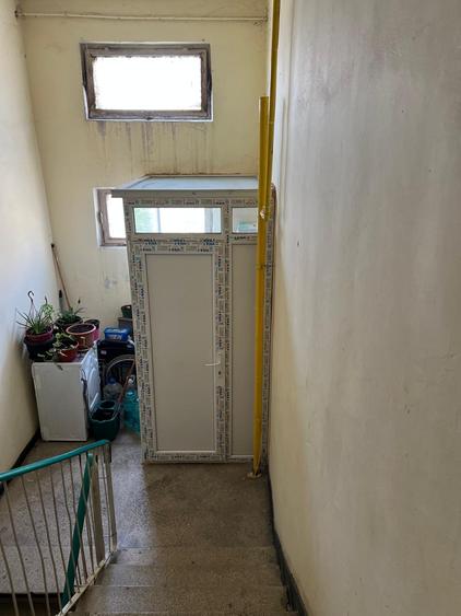 Apartament cu 3 camere semidecomandat în Valea Călugărească