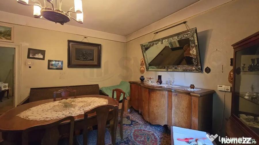 Apartament cu 3 camere semidecomandat în Romană