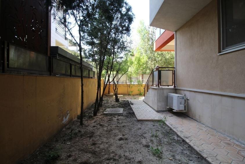 Apartament cu 3 camere decomandat în Șoseaua Nordului