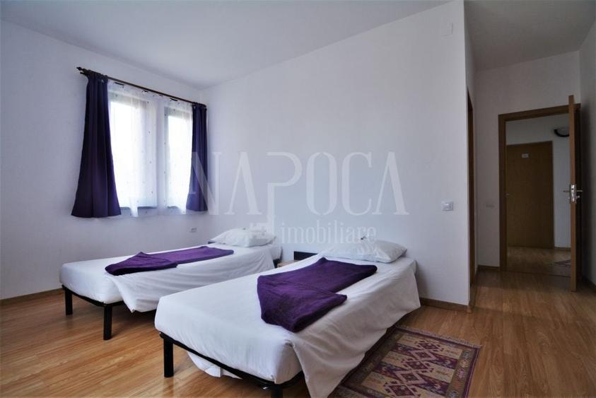 Casă individuală cu 16 camere cu Canalizare în Zorilor