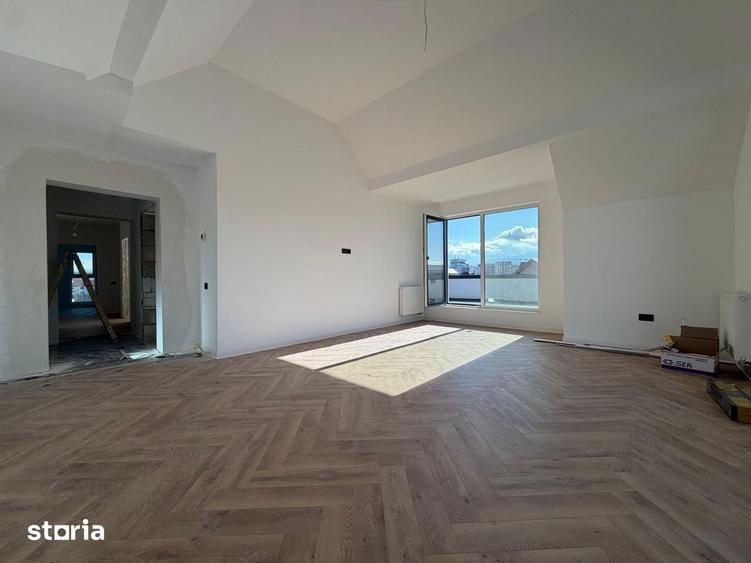Apartament cu 4 camere în Tractorul