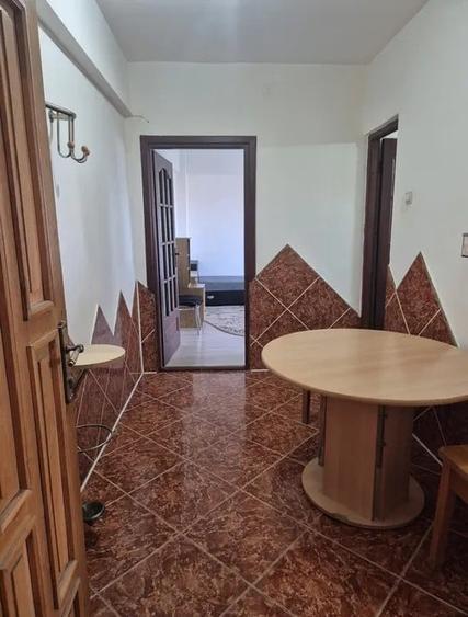 Garsonieră decomandată în Soarelui