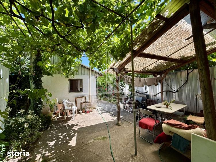 Casă cu 3 camere cu Teren 332 Mp în Baba-Dochia