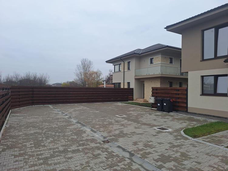 Casă individuală cu 5 camere cu Canalizare în Corbeanca