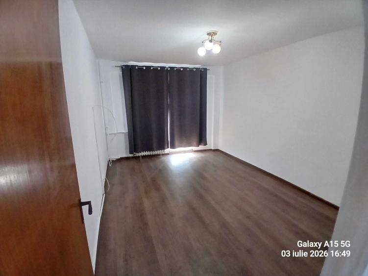Apartament cu 2 camere decomandat în Drumul Taberei