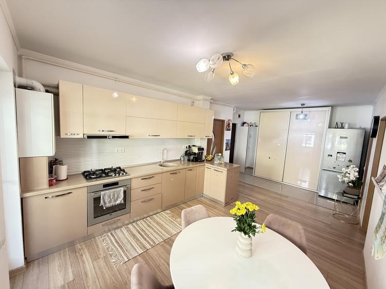 Apartament 3 camere , modern , 58 MP, Eroilor, parcare. - 1