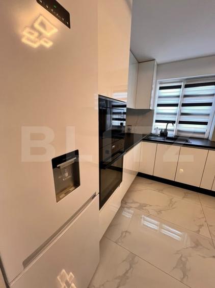 Apartament 3 camere de vânzare, 94 mp, zona Centrala - 3