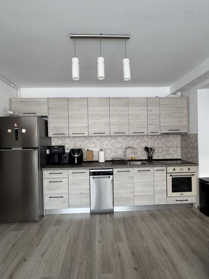 Apartament cu 3 camere decomandat în Exterior Vest