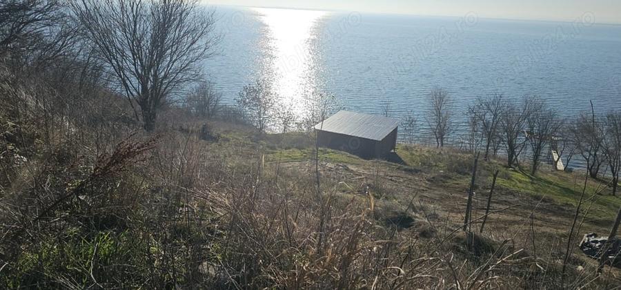Teren de 868 mp, în Schitu