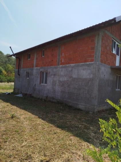 Casă individuală cu 4 camere cu Teren 2481 Mp în Bărăștii de Cepturi