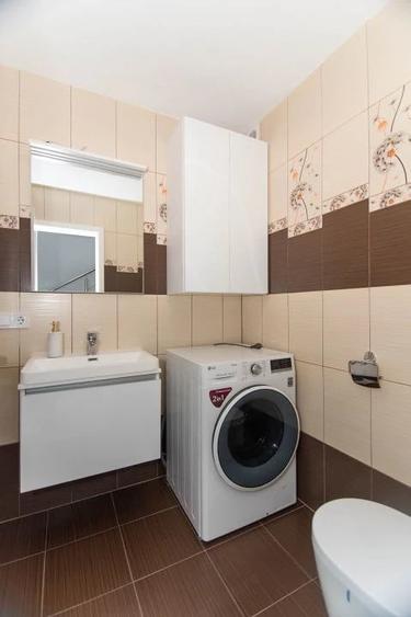 Casă cu 6 camere cu Teren 129 Mp în Trivale