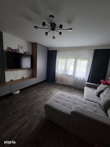 Apartament cu 3 camere în Prundu