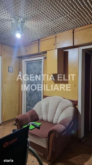 Apartament cu 4 camere decomandat în Central