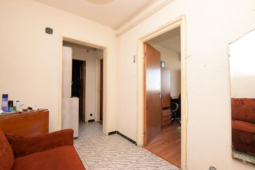 Apartament cu 3 camere decomandat în Dristor