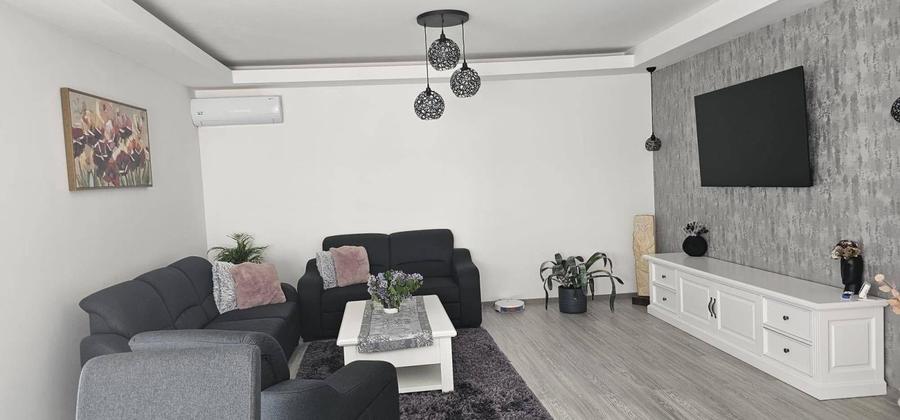 Casă individuală cu 4 camere cu Canalizare în Dezmir