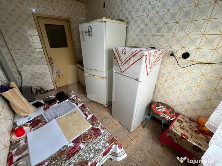 Apartament cu 3 camere decomandat, mobilat în Central