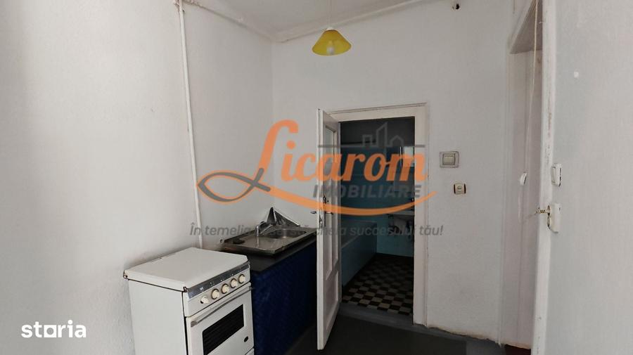 Casă cu 3 camere semidecomandat cu Teren 139 Mp în Blumăna