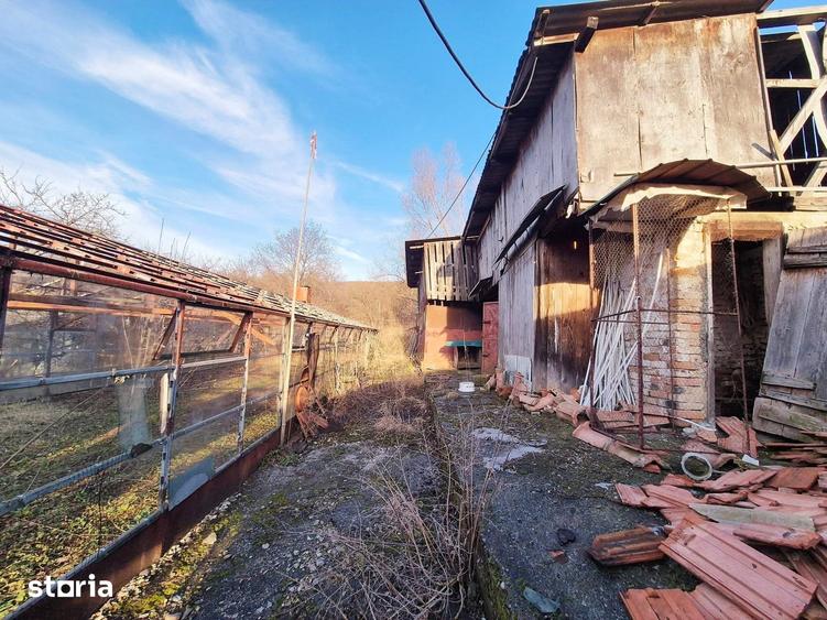 Casă cu 5 camere cu Teren 3581 Mp în Central