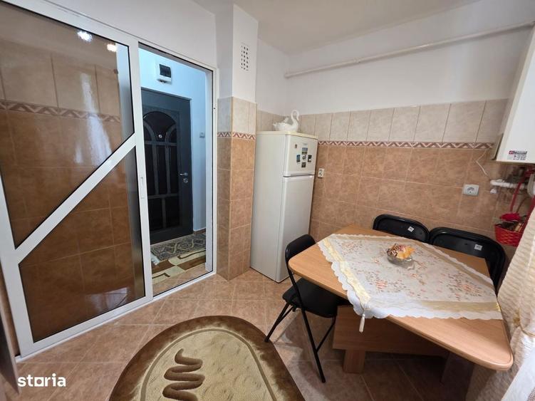 2 camere, zona Smirodava , decomandat, etaj intermediar, mobilat - 7