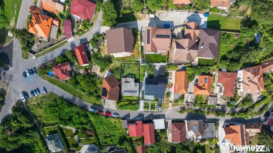 Casă cu 7 camere cu Teren 336 Mp în Central