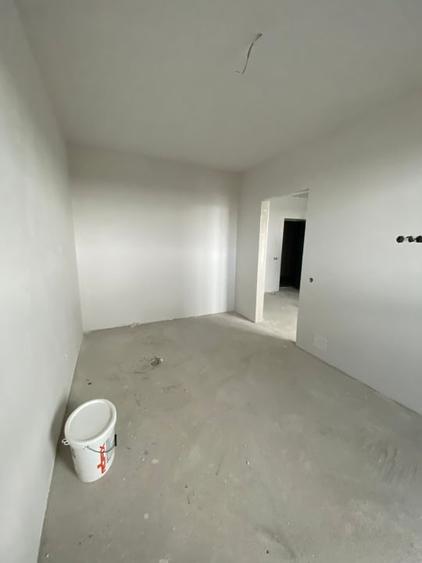Apartament cu 2 camere semidecomandat în Est